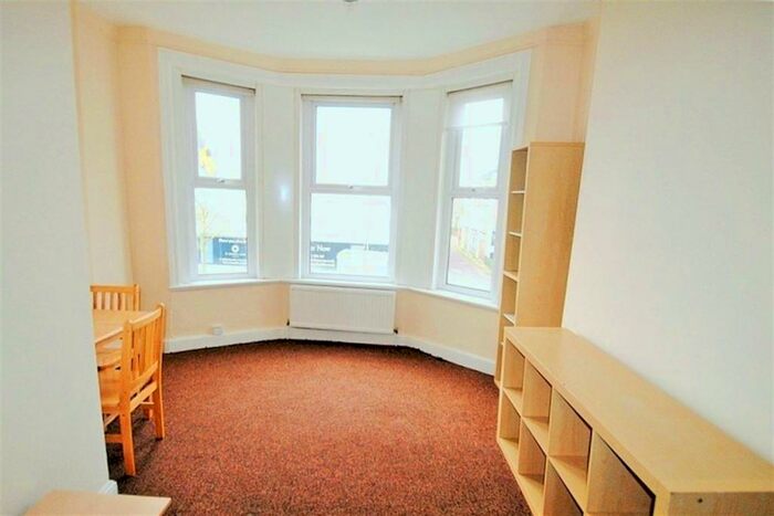 1 Bedroom Flat To Rent In High Road, North Finchley, N12