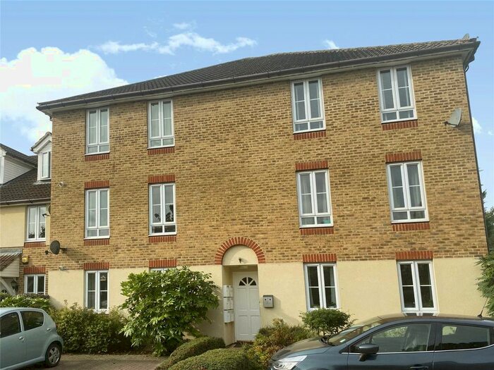 2 Bedroom Flat To Rent In Bridgeside Mews, Maidstone, Kent, ME15