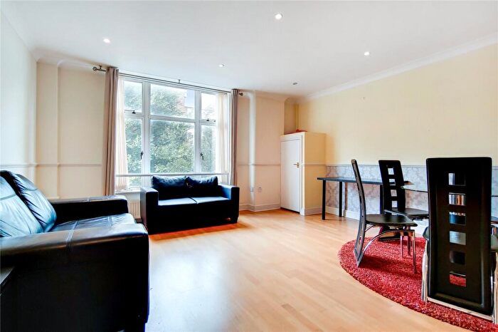 2 Bedroom Apartment To Rent In Goswell Road, London, EC1V