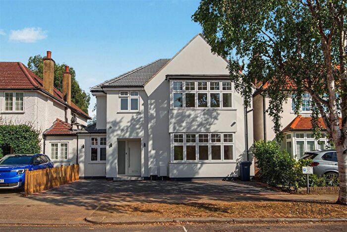 7 Bedroom Detached House To Rent In Beech Walk, Mill Hill!, NW7