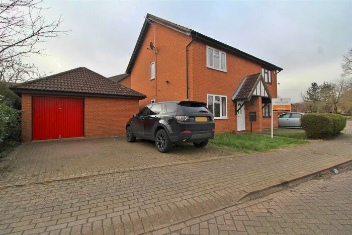3 Bedroom Semi-Detached House To Rent In Porlock Lane, Furzton, Milton Keynes, MK4