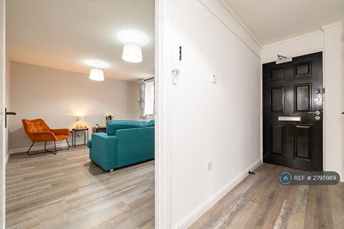 2 Bedroom Flat To Rent In Crown Terrace, Leamington Spa, CV31