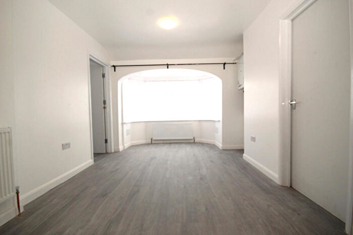 Studio To Rent In Park Avenue, Park Royal, London, NW10