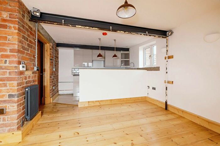 1 Bedroom Flat For Sale In Bridge Street, Saxilby, Lincoln, LN1