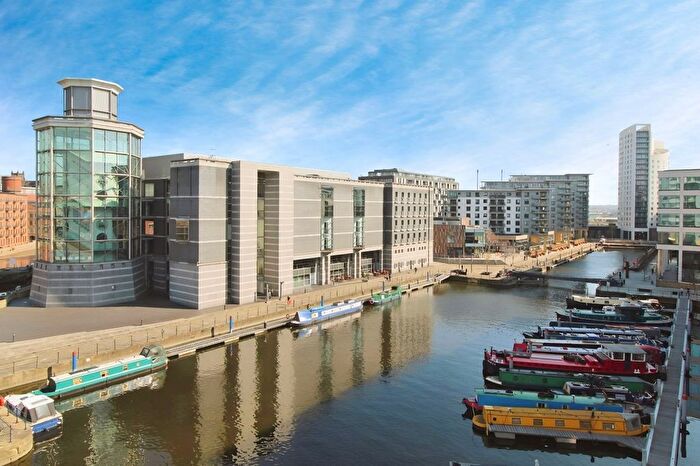 2 Bedroom Flat To Rent In La Salle, Chadwick Street, Hunslet, Leeds, LS10