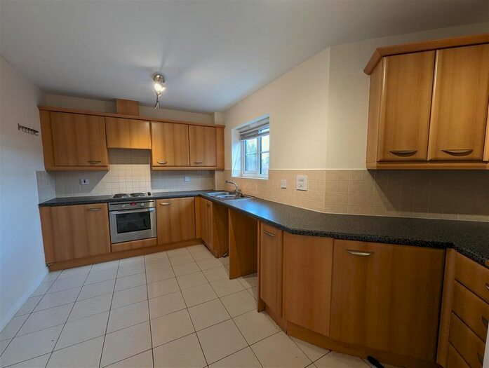 2 Bedroom Flat To Rent In Bedford Street, Tipton, Dudley, DY4