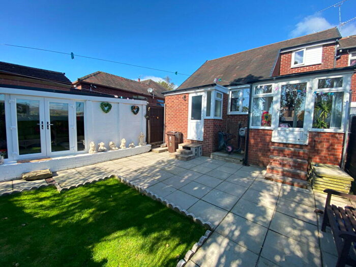 2 Bedroom Semi-Detached Bungalow For Sale In North Downs Road, Shaw, OL2