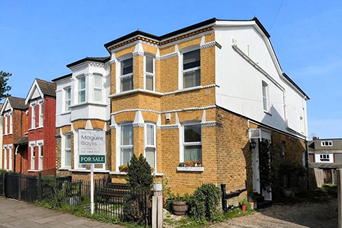 2 Bedroom Maisonette For Sale In Meadow Road, Shortlands, BR2