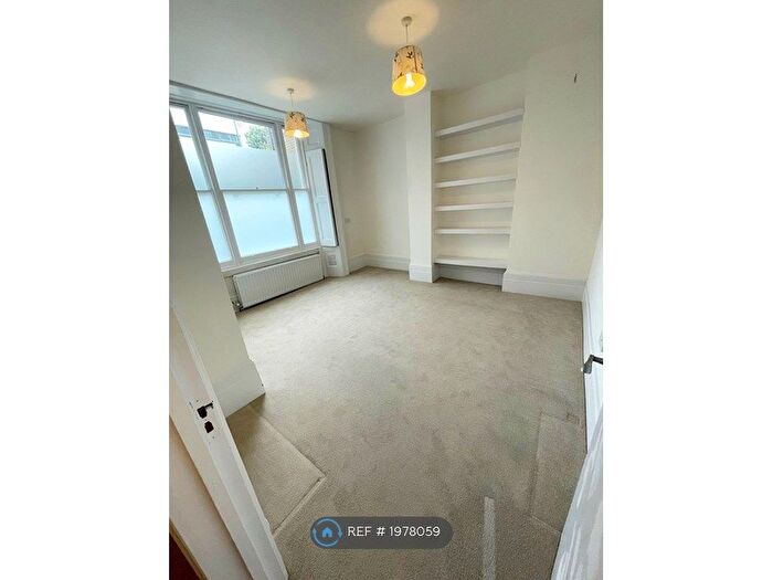 1 Bedroom Flat To Rent In Hornsey Road, London, N19