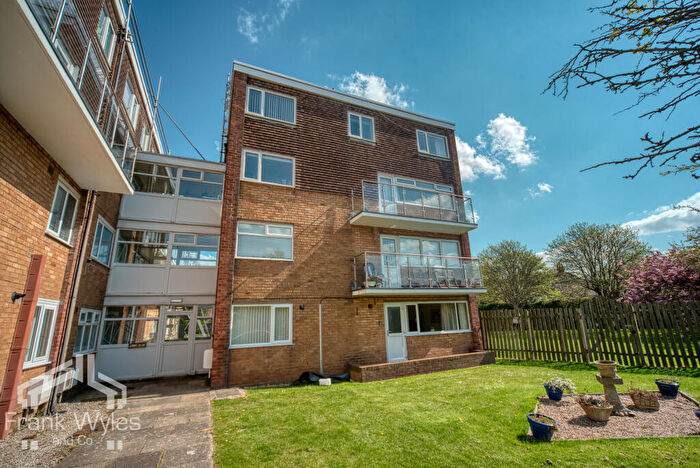 2 Bedroom Flat For Sale In Eldon Court, Lytham St. Annes, Lancashire, FY8