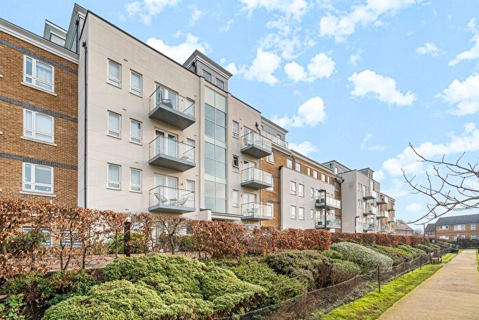 2 Bedroom Apartment To Rent In Heathland Court, Grebe Way, Maidenhead, SL6