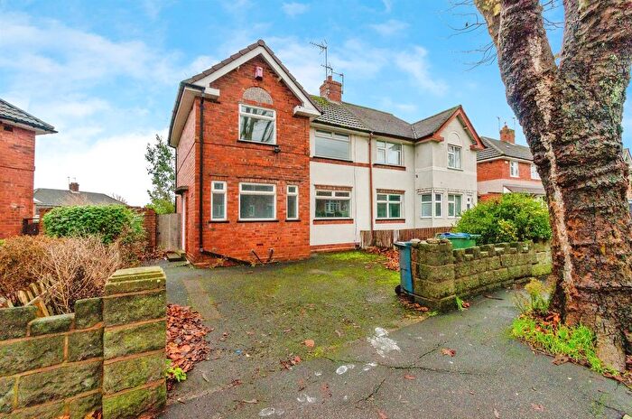 3 Bedroom Semi Detached House For Sale In Beech Road, Wednesbury, WS10