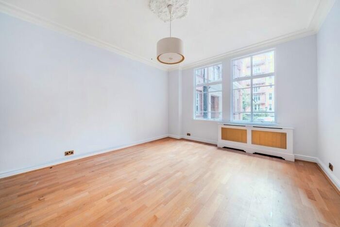 1 Bedroom Flat To Rent In Oakwood Court, London, W14