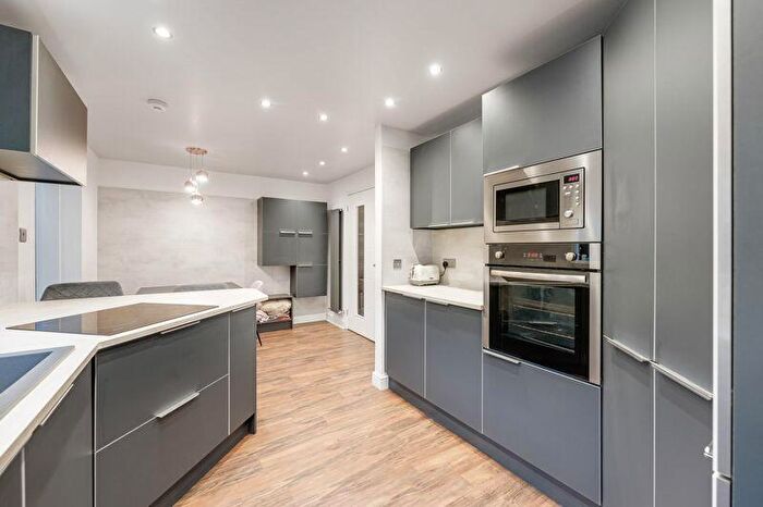 3 Bedroom Semi-Detached House For Sale In Woodmill, Kilwinning, KA13