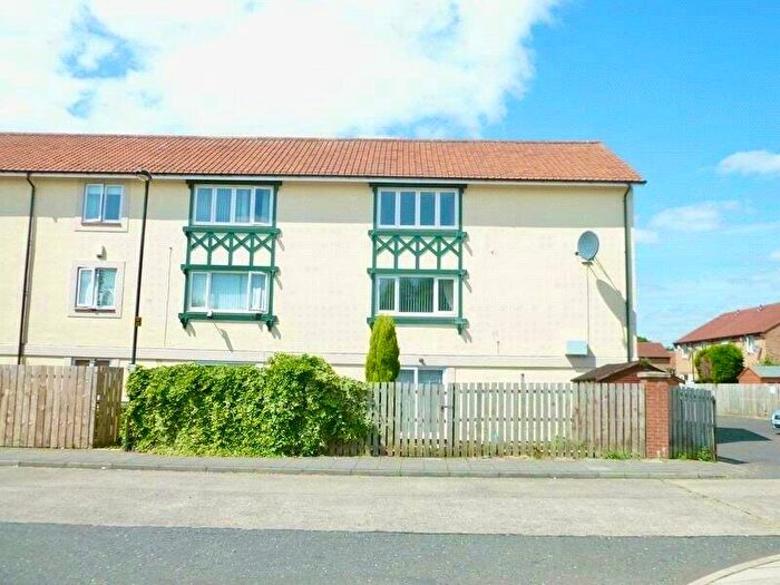 2 Bedroom Flat To Rent In Ambergate Close, Newcastle Upon Tyne, NE5