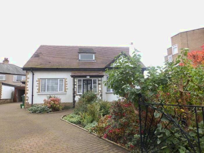 3 Bedroom Detached Bungalow To Rent In Grosvenor Avenue, Shipley, Wst Yorkshire, BD18