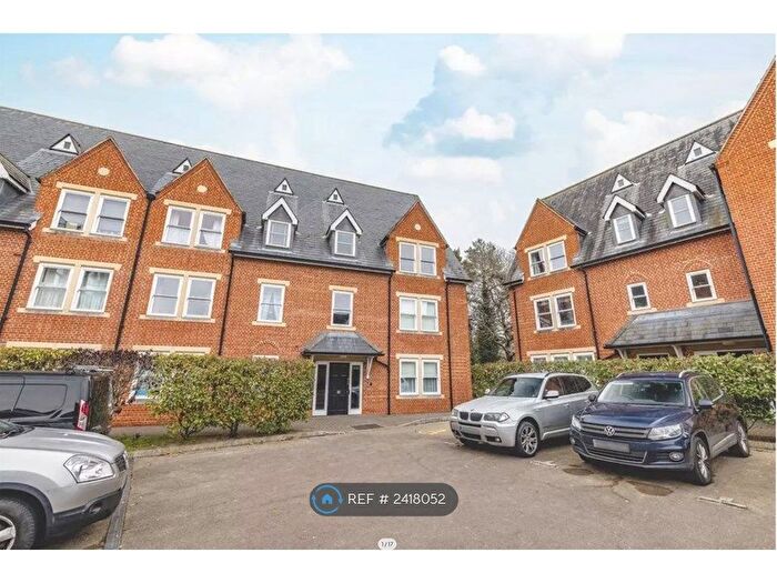 1 Bedroom Flat To Rent In Gray Court, Windsor, SL4