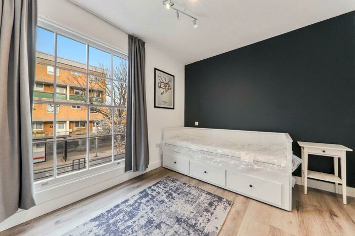 Terraced House To Rent In Bayham Street, Camden, NW1
