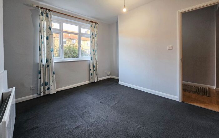 3 Bedroom Terraced House To Rent In Tolworth Road, Surbiton, KT6