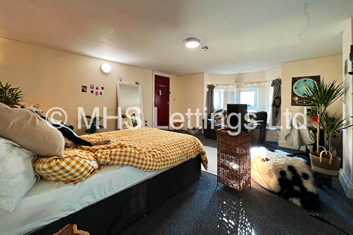 8 Bedroom Terraced House To Rent In Regent Park Terrace, Leeds, LS6