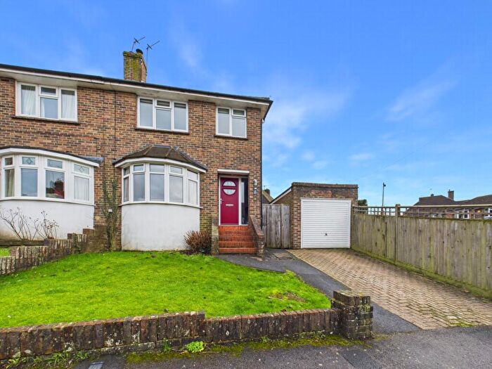 3 Bedroom House For Sale In Bruce Close, Haywards Heath, RH16