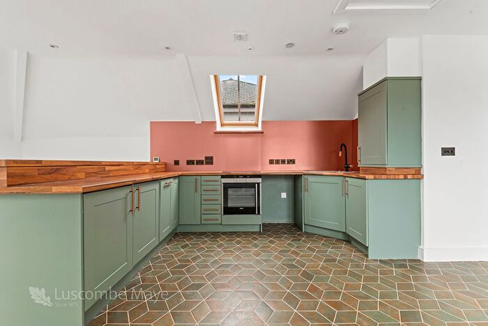 2 Bedroom Flat For Sale In Crabshell Heights, Kingsbridge, TQ7