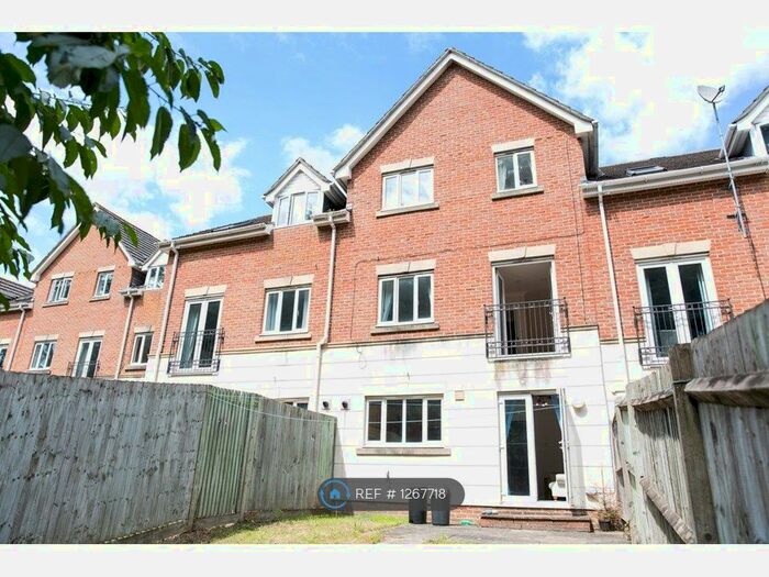 6 Bedroom Terraced House To Rent In Horder Close, Southampton SO16