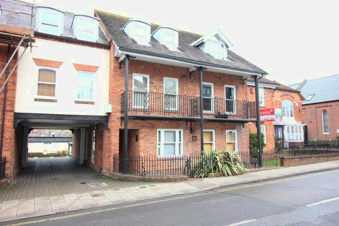 1 Bedroom Flat To Rent In River Court, Gosport Street, Lymington, SO41