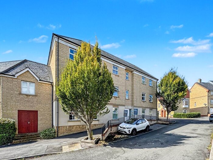 2 Bedroom Apartment For Sale In Russ Avenue, Faringdon, SN7