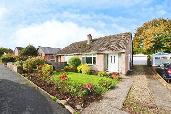 2 Bedroom Bungalow For Sale In Woodpark Avenue, Knaresborough, North Yorkshire, HG5