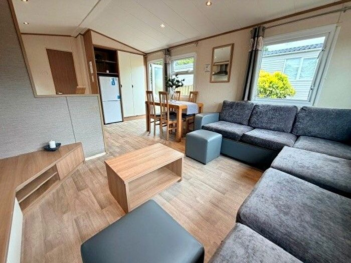 2 Bedroom Park Home For Sale In Kiln Ln, Gisburn, BB7