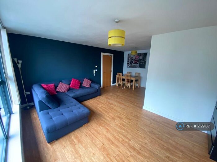 2 Bedroom Flat To Rent In Quebec Building, Salford, M3