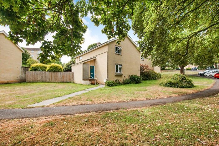 2 Bedroom Maisonette For Sale In Hazel Grove, Moorfields, Bath, BA2