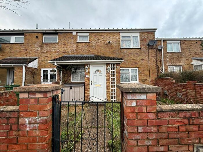3 Bedroom End Of Terrace House For Sale In Verdi Close, Basingstoke, Hampshire, RG22