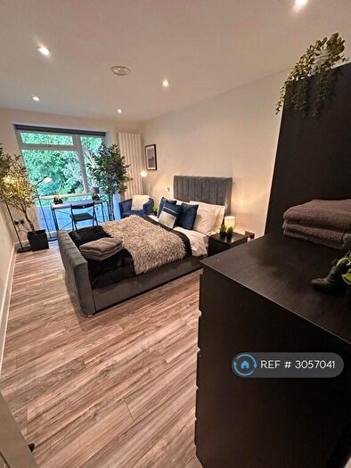 4 Bedroom Semi Detached House To Rent In Runnelfield, Harrow, HA1