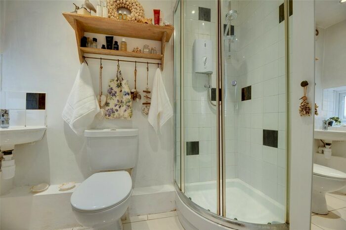2 Bedroom Flat For Sale In Earls Drive, Low Fell, Gateshead, NE9