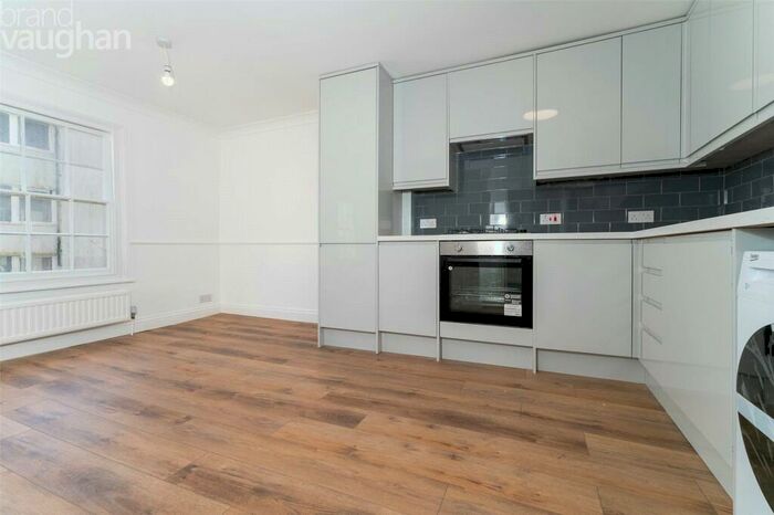 2 Bedroom Flat To Rent In Brunswick Road, Hove, East Sussex, BN3