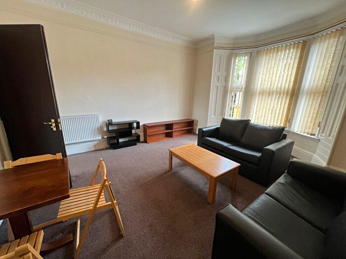 2 Bedroom Flat To Rent In /R, Perth Road, Dundee, DD2