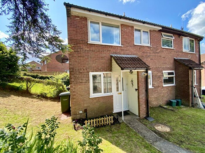 1 Bedroom Semi-Detached House For Sale In Bronwydd, Birchgrove, Swansea, City And County Of Swansea., SA7
