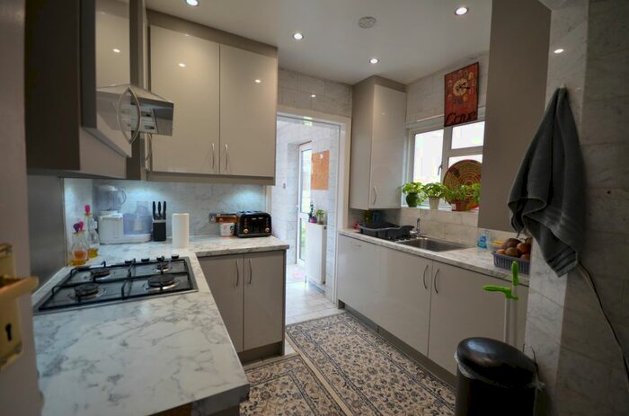 4 Bedroom Semi-Detached House To Rent In Weston Drive, Stanmore HA7