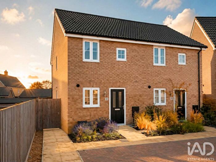 2 Bedroom Semi Detached House For Sale In Comice Way, Ely, Cambridgeshire, CB6