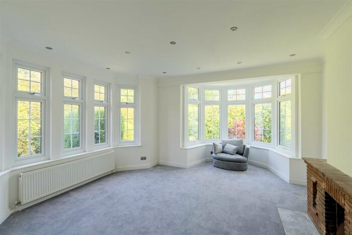 4 Bedroom Detached House For Sale In Stockwood Hill, Keynsham, Bristol, BS31