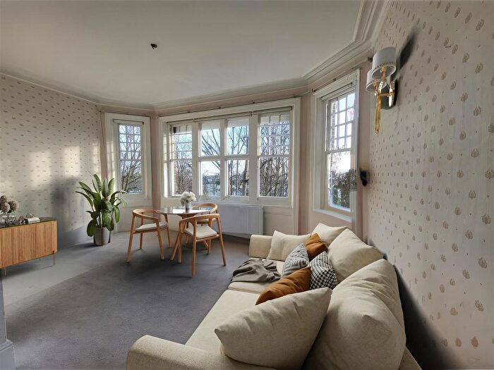 1 Bedroom Flat To Rent In Lyndhurst Gardens, Belsize Park, NW3