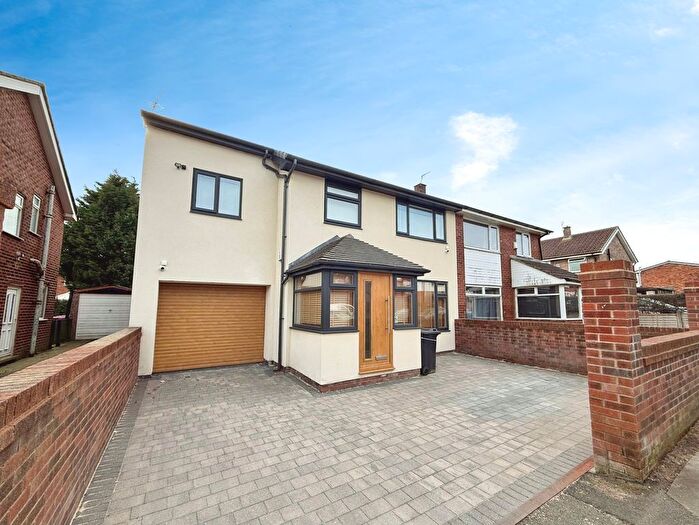 5 Bedroom Semi-Detached House To Rent In Acresfield Road, Salford, Greater Manchester, M6