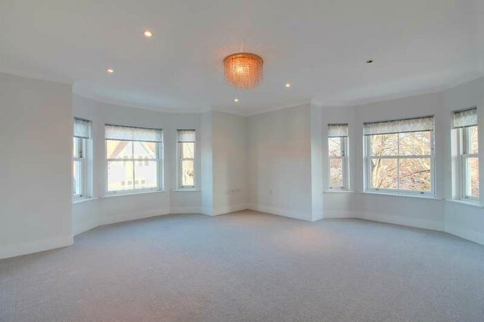 2 Bedroom Flat To Rent In Marlow House, Institute Road, SL7