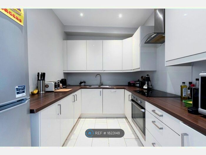 4 Bedroom Flat To Rent In Stockwell Road, London, SW9