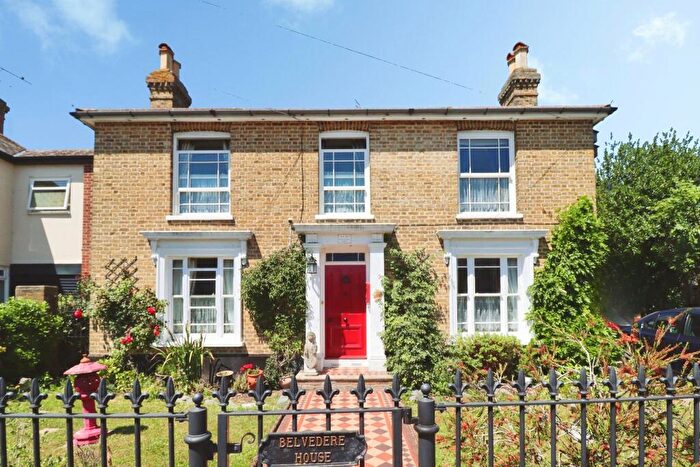 3 Bedroom Detached House For Sale In Cross Road, Maldon, CM9