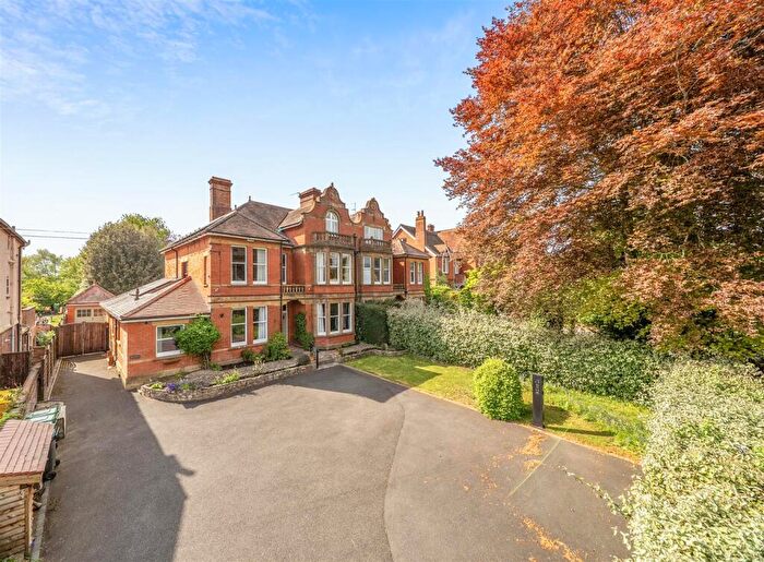 6 Bedroom Semi-Detached House For Sale In The Park, Yeovil, BA20
