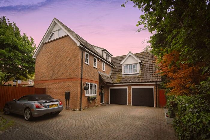6 Bedroom Detached House For Sale In Ridings Avenue, Great Notley, Braintree, CM77