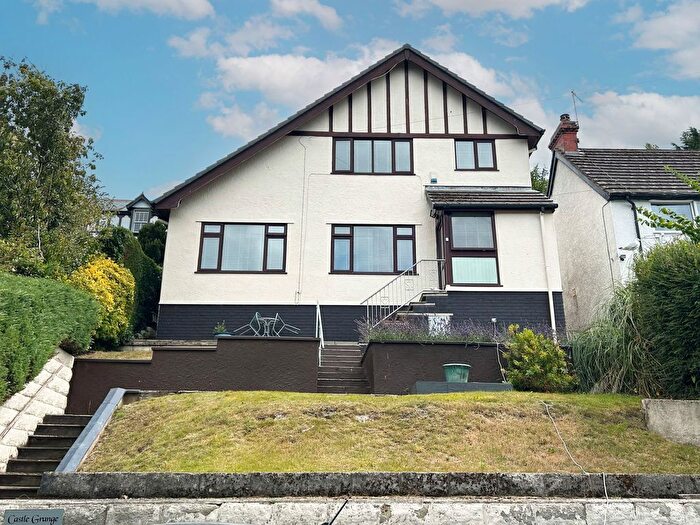 3 Bedroom Detached House For Sale In Woodlands, Gyffin, LL32